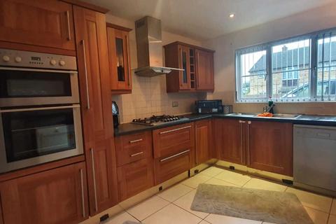 3 bedroom detached house to rent, Hayes UB3