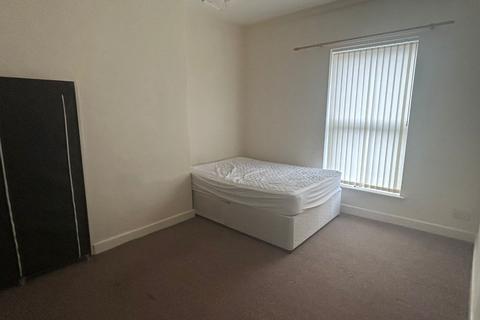 3 bedroom house to rent, Langton Street, Preston, PR1