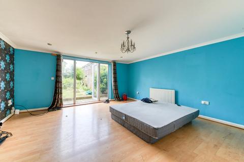 4 bedroom end of terrace house for sale, Pittville Gardens, London, SE25