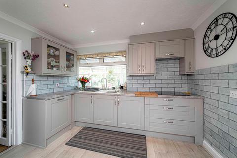 4 bedroom semi-detached house for sale, Maidstone Road, Ashford, TN25