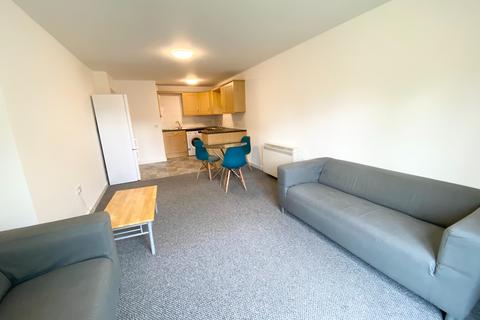 2 bedroom flat to rent, Hope Road, Manchester M14