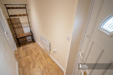 2 bedroom flat to rent, Lilac Crescent, Beeston, NG9 1PX