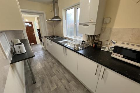 1 bedroom in a house share to rent, Tokyngton Avenue, Wembley HA9