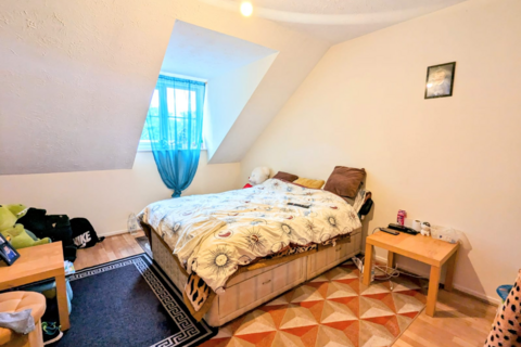 2 bedroom apartment to rent, Somerset Gardens, Creighton Road, London