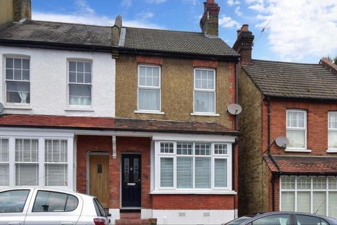 2 bedroom end of terrace house to rent, Sunnydene Road Purley CR8