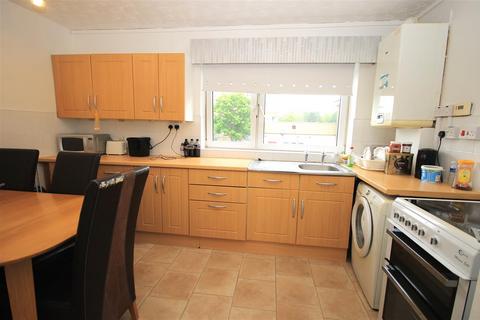 3 bedroom flat to rent, Glassford Street, Motherwell