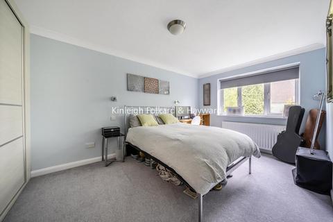 15 Sturges Field, Chislehurst, BR7 6LG