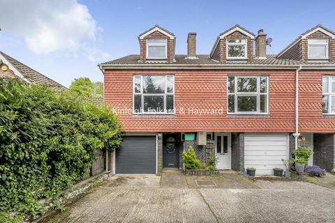 4 bedroom end of terrace house for sale, Sturges Field, Chislehurst