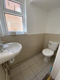 1 bedroom in a house share to rent, Mount Pleasant Road, London NW10