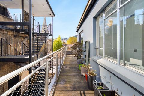 Flat B, 26 Princelet Street, London, E1 6QH