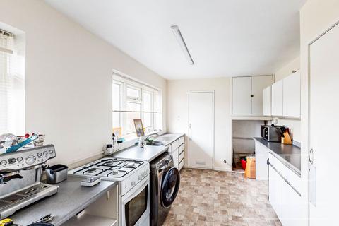 48 Warren Drive, Crawley, RH11 0DW