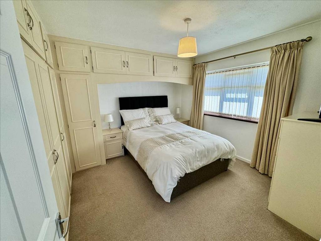 BEDROOM    1 (Rear)