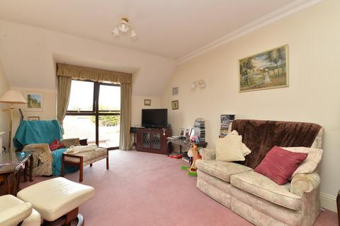 2 bedroom apartment for sale, Barton Court Avenue, Barton on Sea, New Milton, Hampshire, BH25