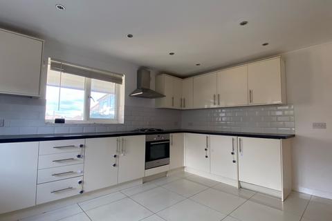 3 bedroom detached house to rent, Gordon Road, Whitstable CT5