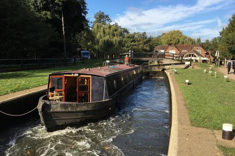 1 bedroom houseboat for sale, Ash Island, East Molesey KT8