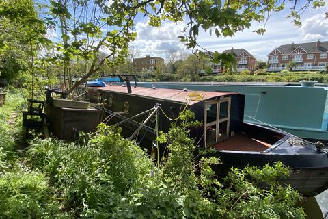 1 bedroom houseboat for sale, Ash Island, East Molesey KT8