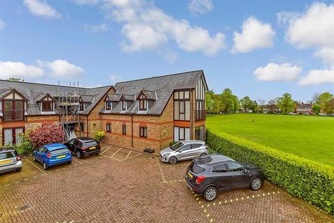 2 bedroom ground floor flat for sale, Redvers Road, Warlingham, Surrey