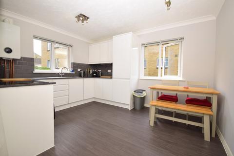 2 bedroom ground floor flat to rent, Hadlow Drive Cliftonville CT9