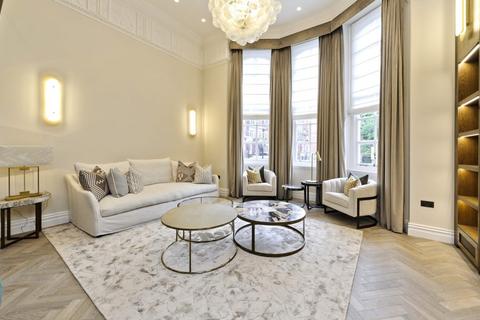 3 bedroom apartment to rent, Cadogan Square, Knightsbridge, SW1X