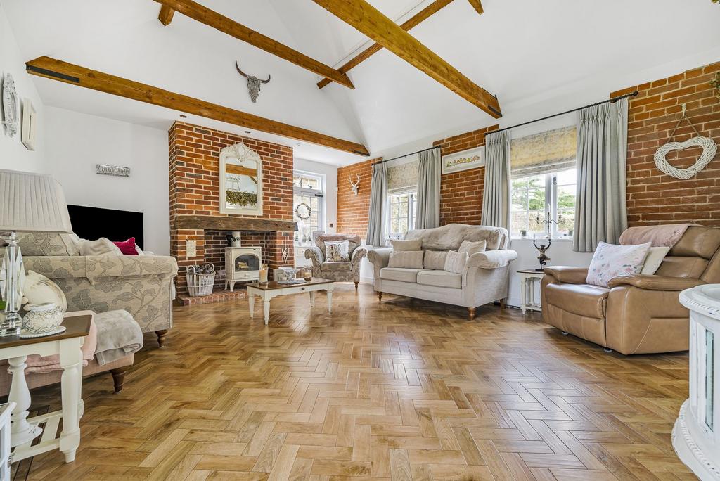 Well Lane, Ospringe, ME13 3 bed barn conversion for sale £695,000