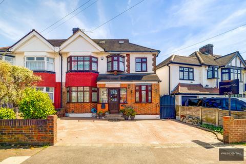 6 bedroom semi-detached house for sale, Ilford IG5