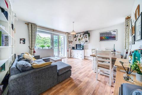 Flat 3, Cameron Court Princes Way, London, SW19 6QY