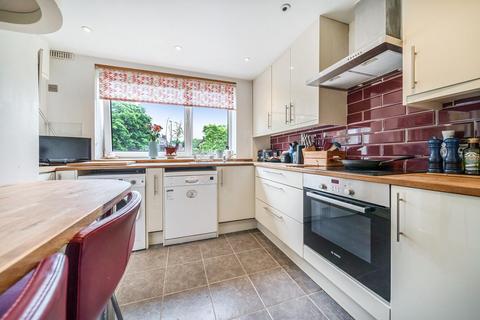 Flat 3, Cameron Court Princes Way, London, SW19 6QY