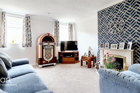 2 bedroom end of terrace house for sale, Eyre Close, Bury St Edmunds