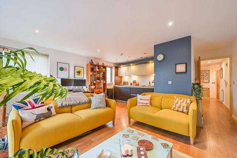 2 bedroom flat for sale, 7 Trevithick Way, London E3