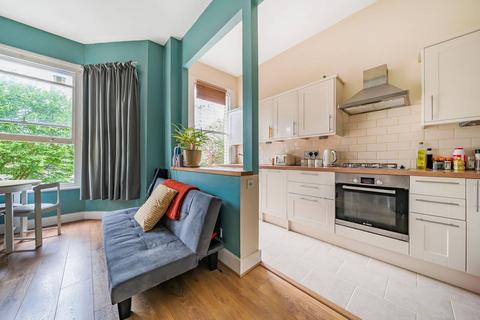 2 bedroom flat for sale, Sandmere Road, Clapham North, London, SW4