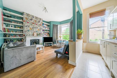 2 bedroom flat for sale, Sandmere Road, Clapham North, London, SW4