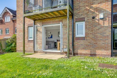 2 bedroom flat for sale, Rugby Rise, Loudwater, HP11