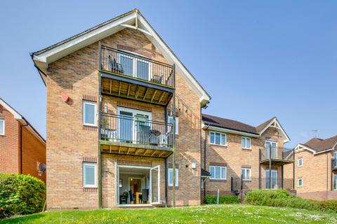 2 bedroom flat for sale, Rugby Rise, Loudwater, HP11