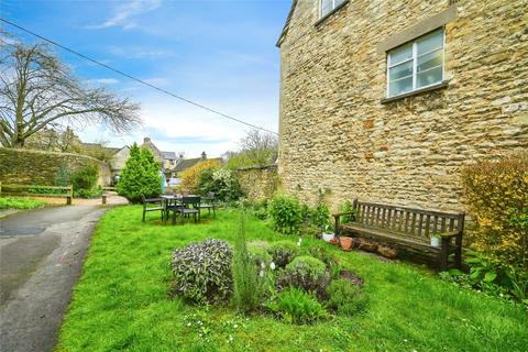10 George Yard, Burford, OX18 4QN