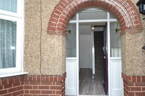 3 bedroom terraced house to rent, Dunchurch Highway, Whoberley, Coventry, West Midlands, CV5
