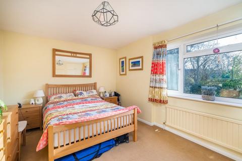 8 Foxfield Close, Northwood, HA6 3NU