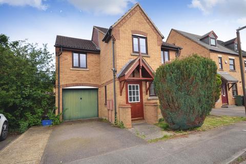 3 bedroom detached house to rent, St. Helens Grove, Monkston MK10