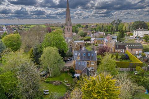 7 bedroom detached house for sale, Lower Street, Desborough NN14