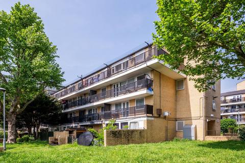 3 bedroom maisonette for sale, Wentworth Crescent SE15, Peckham, London, SE15