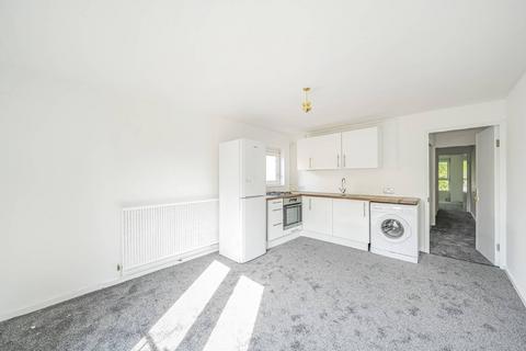 2 bedroom flat to rent, Stonegrove Gardens, Stanmore, Edgware, HA8