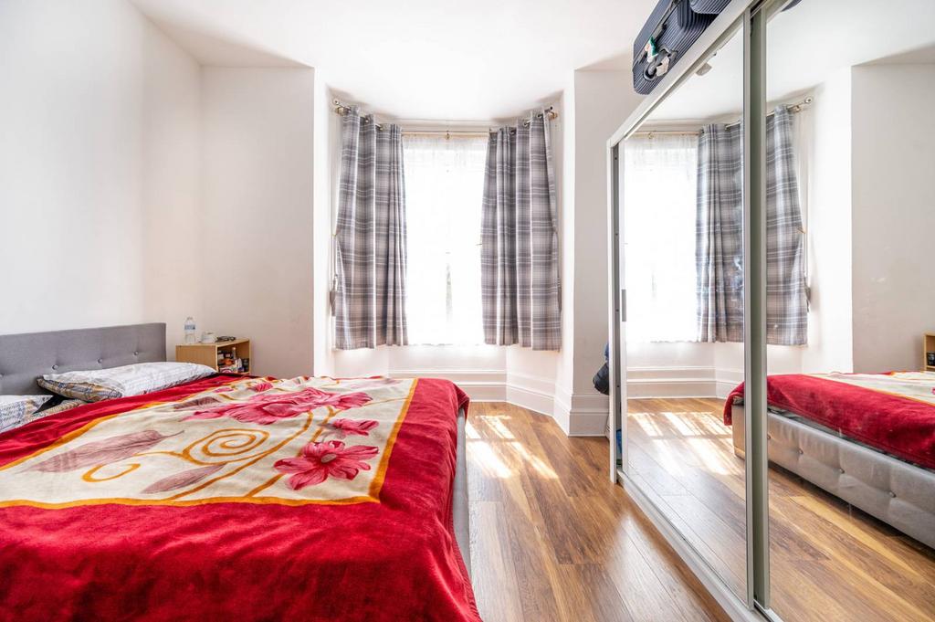 EARLHAM GROVE, Forest Gate, London, E7 2 bed flat for sale £450,000