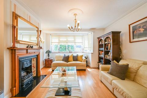 4 bedroom semi-detached house for sale, Priory Close, Chingford, London, E4