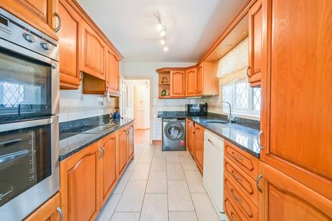 7 Priory Close, London, E4 8AE
