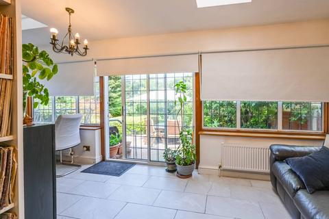 7 Priory Close, London, E4 8AE