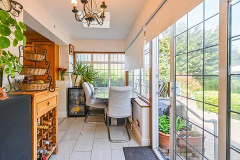 7 Priory Close, London, E4 8AE