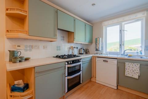 84 Queen Elizabeth Drive, Crediton, EX17 2EJ