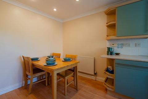84 Queen Elizabeth Drive, Crediton, EX17 2EJ