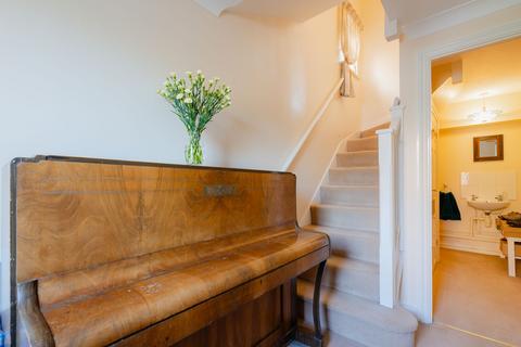 84 Queen Elizabeth Drive, Crediton, EX17 2EJ