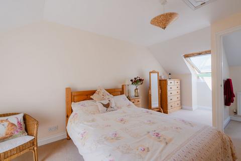 84 Queen Elizabeth Drive, Crediton, EX17 2EJ