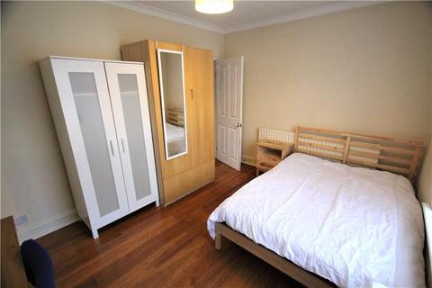 1 bedroom in a house share to rent, Kings Road, Egham, Surrey, TW20
